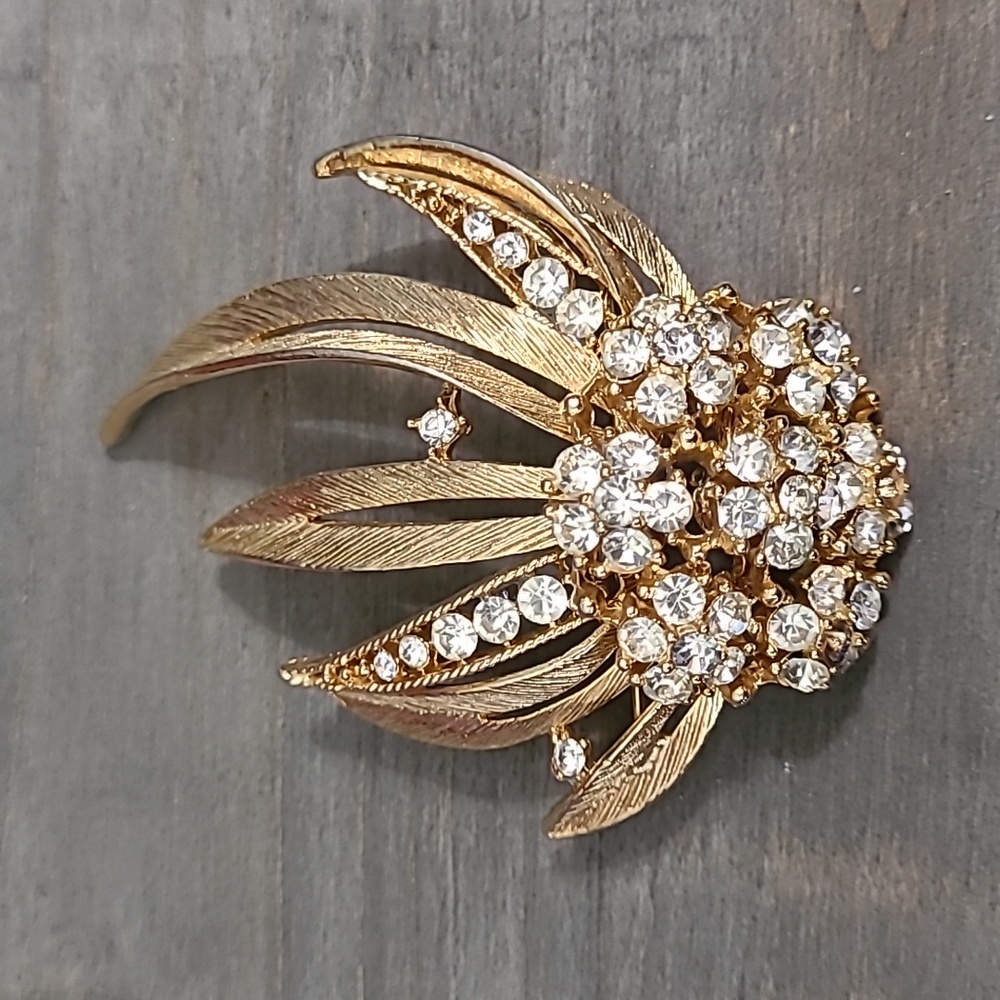 Vintage Usner Brooch